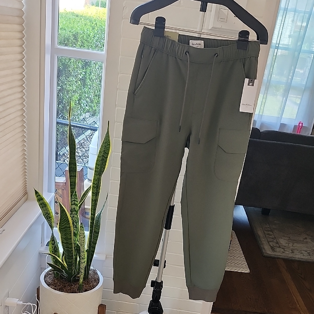 Goodfellow Olive Green Cargo Joggers, Xs